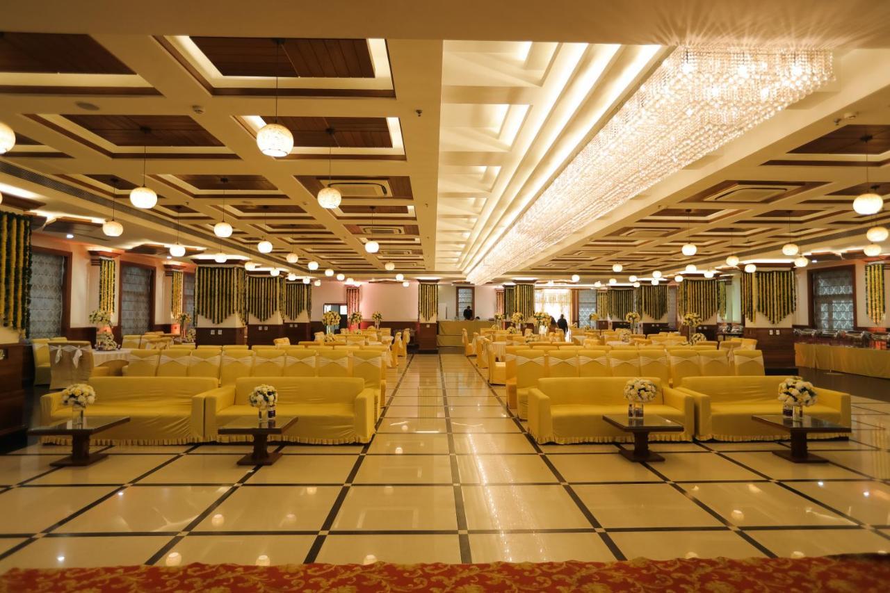 Hotel Saffron Leaf Dehradun Extérieur photo