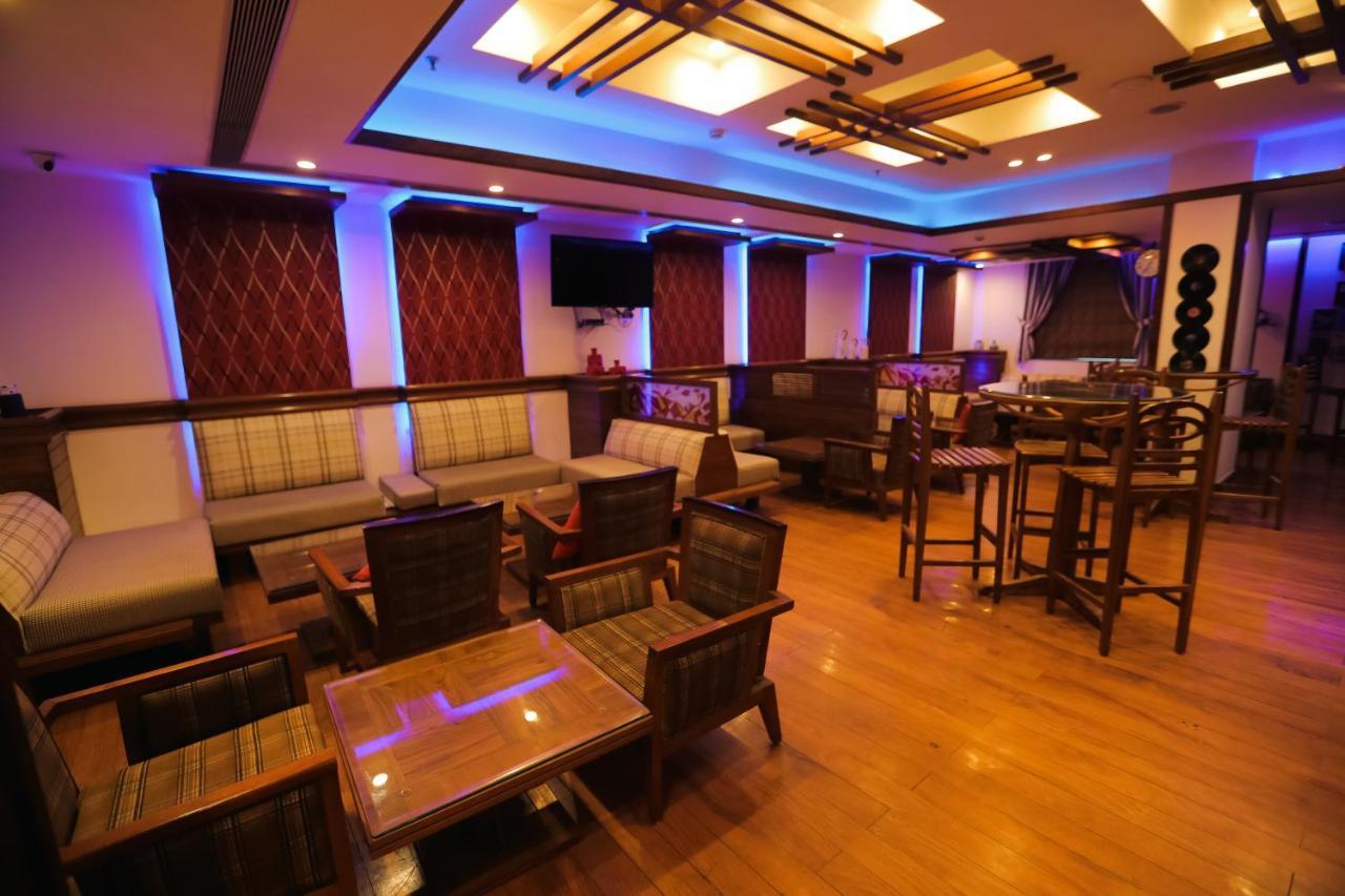 Hotel Saffron Leaf Dehradun Extérieur photo
