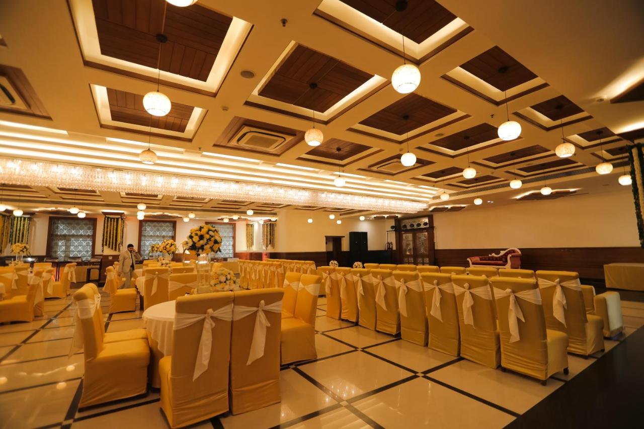 Hotel Saffron Leaf Dehradun Extérieur photo