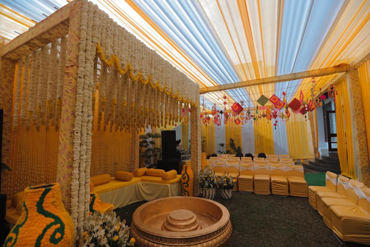 Hotel Saffron Leaf Dehradun Extérieur photo