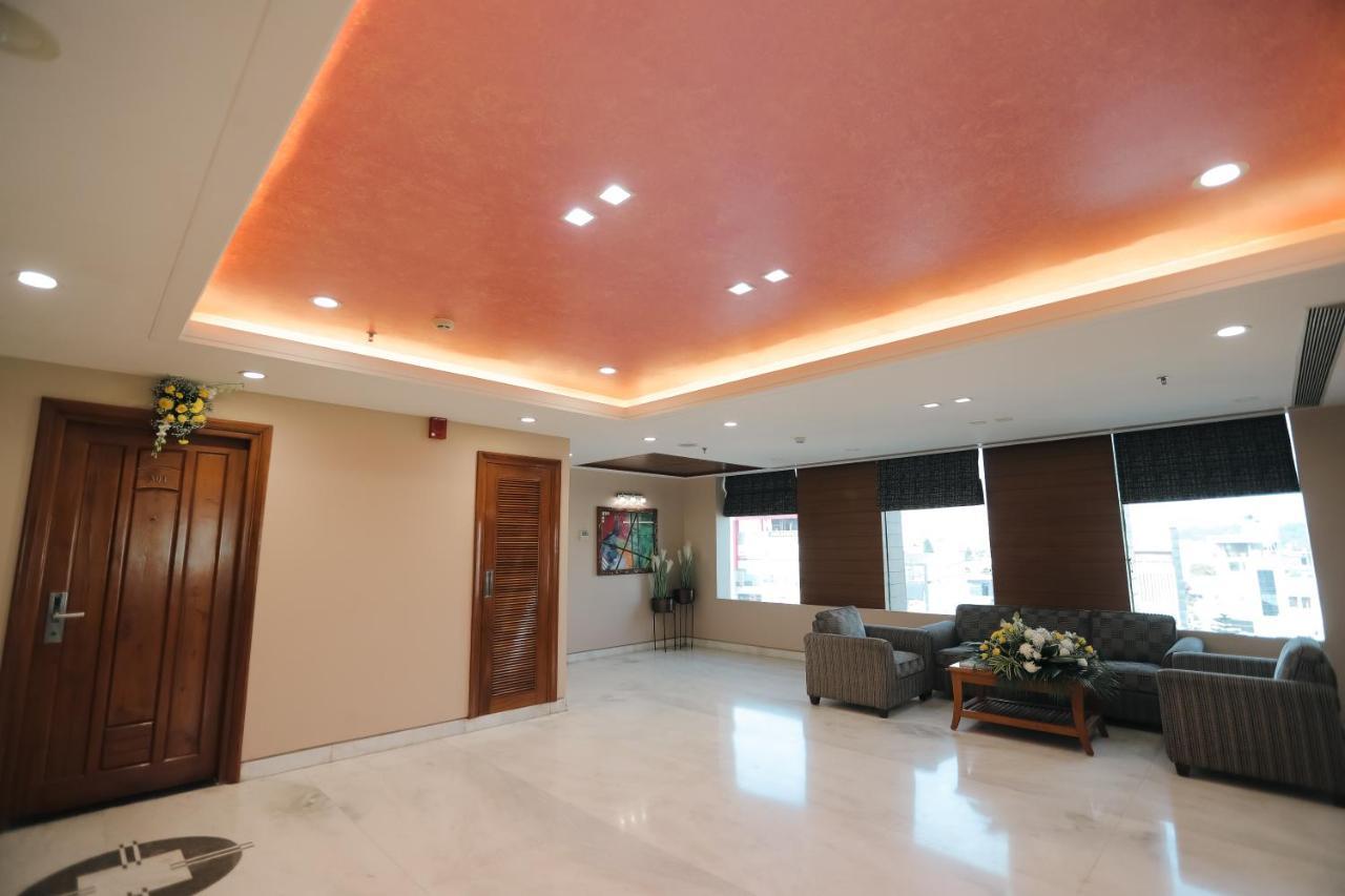 Hotel Saffron Leaf Dehradun Extérieur photo