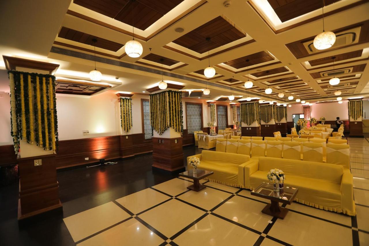 Hotel Saffron Leaf Dehradun Extérieur photo