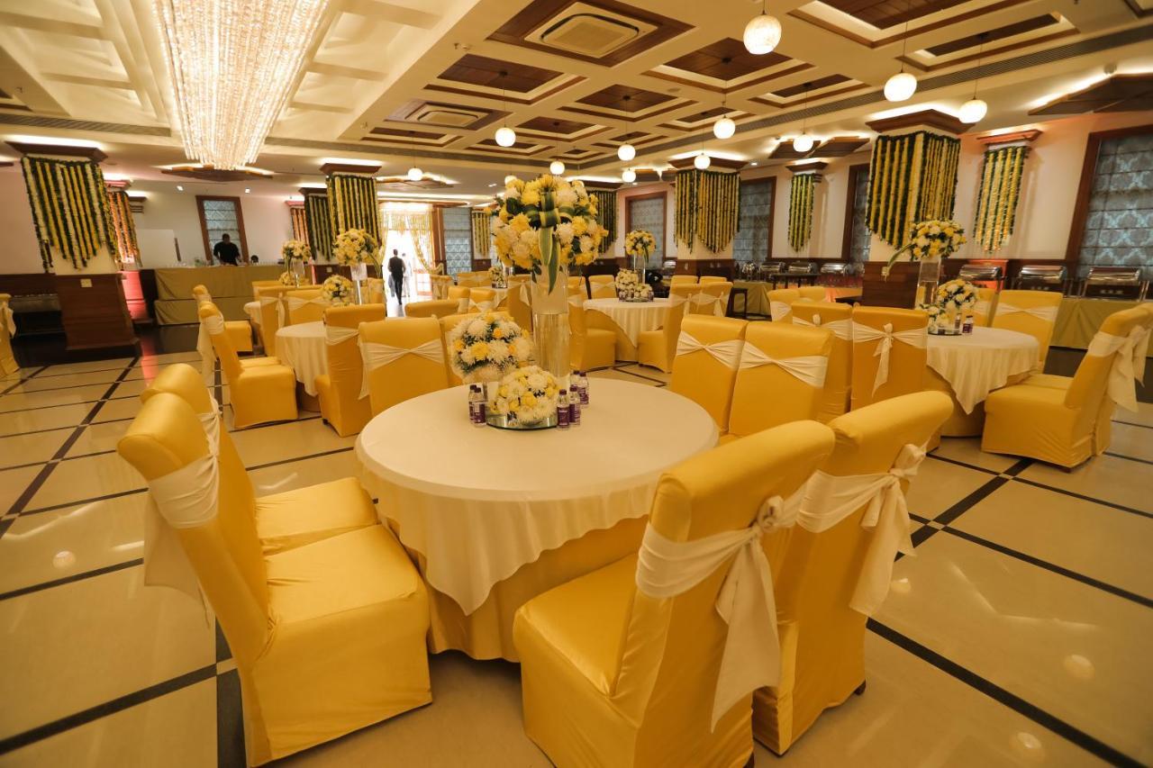 Hotel Saffron Leaf Dehradun Extérieur photo