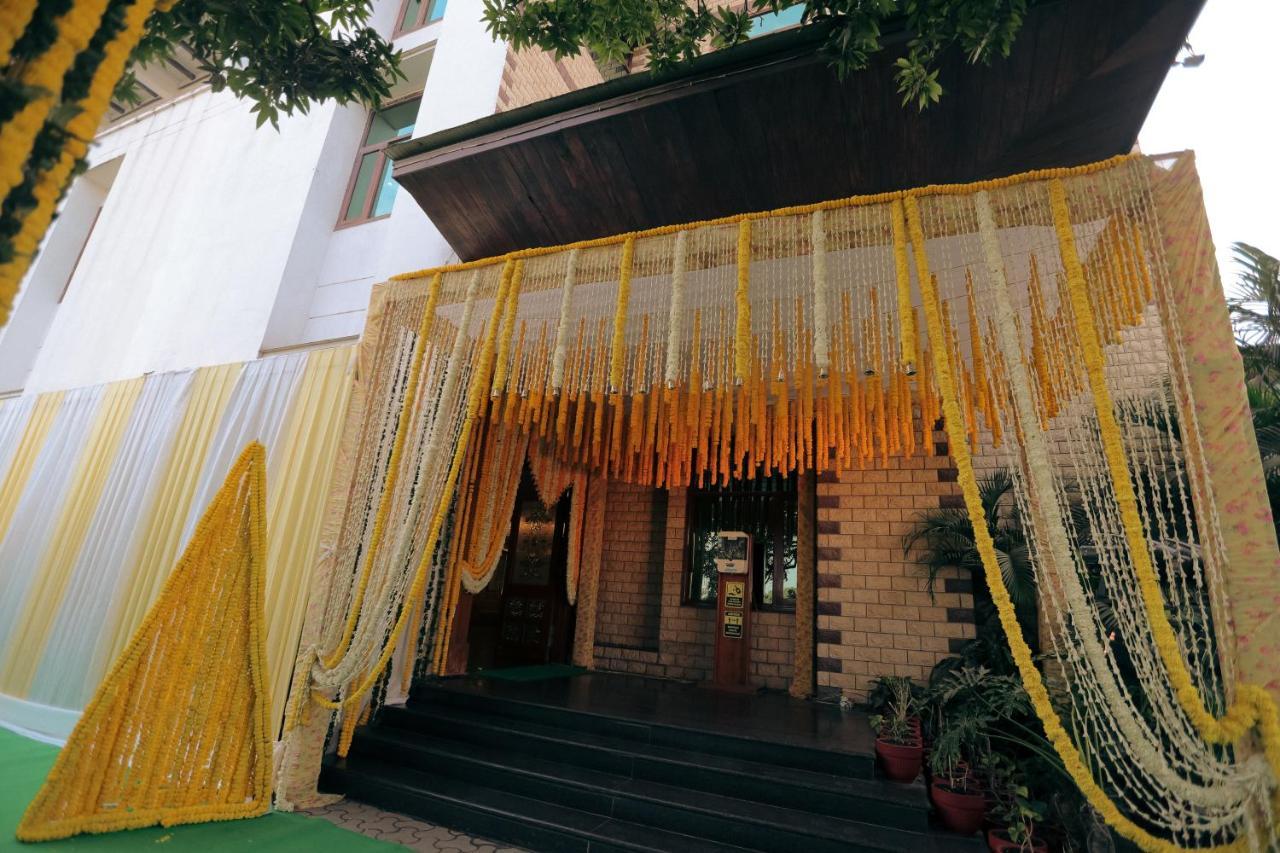 Hotel Saffron Leaf Dehradun Extérieur photo