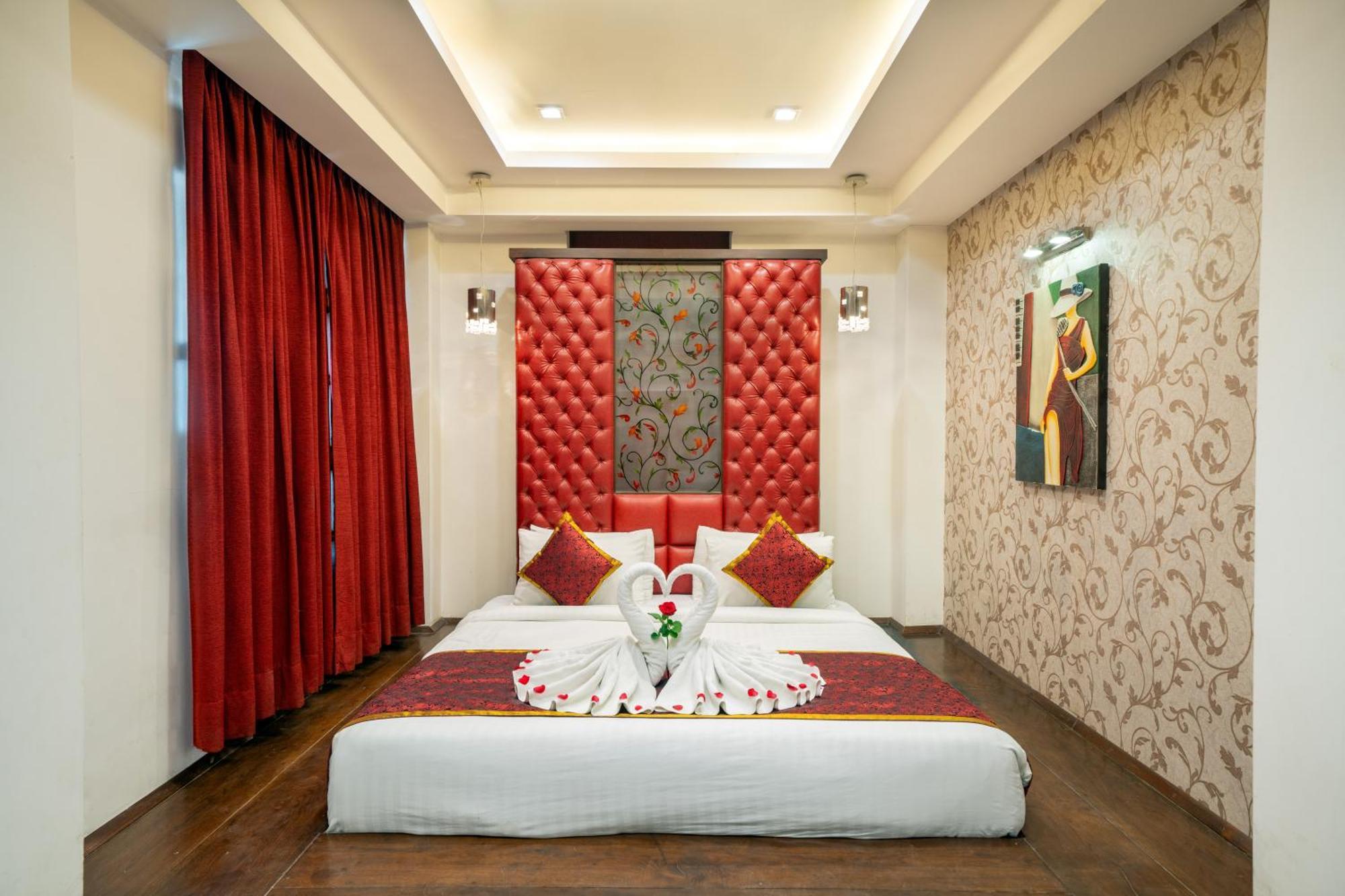 Hotel Saffron Leaf Dehradun Extérieur photo
