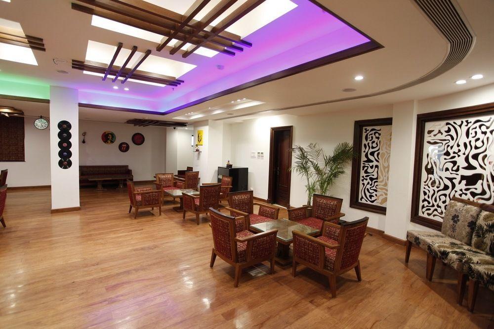 Hotel Saffron Leaf Dehradun Extérieur photo