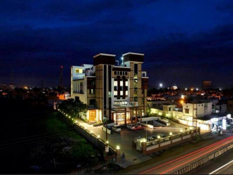 Hotel Saffron Leaf Dehradun Extérieur photo